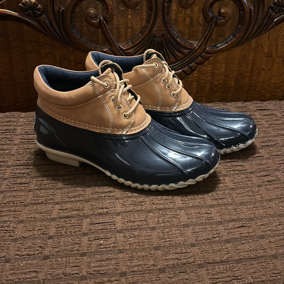 Tommy Hilfiger Duck Boots - Picture 2 of 5